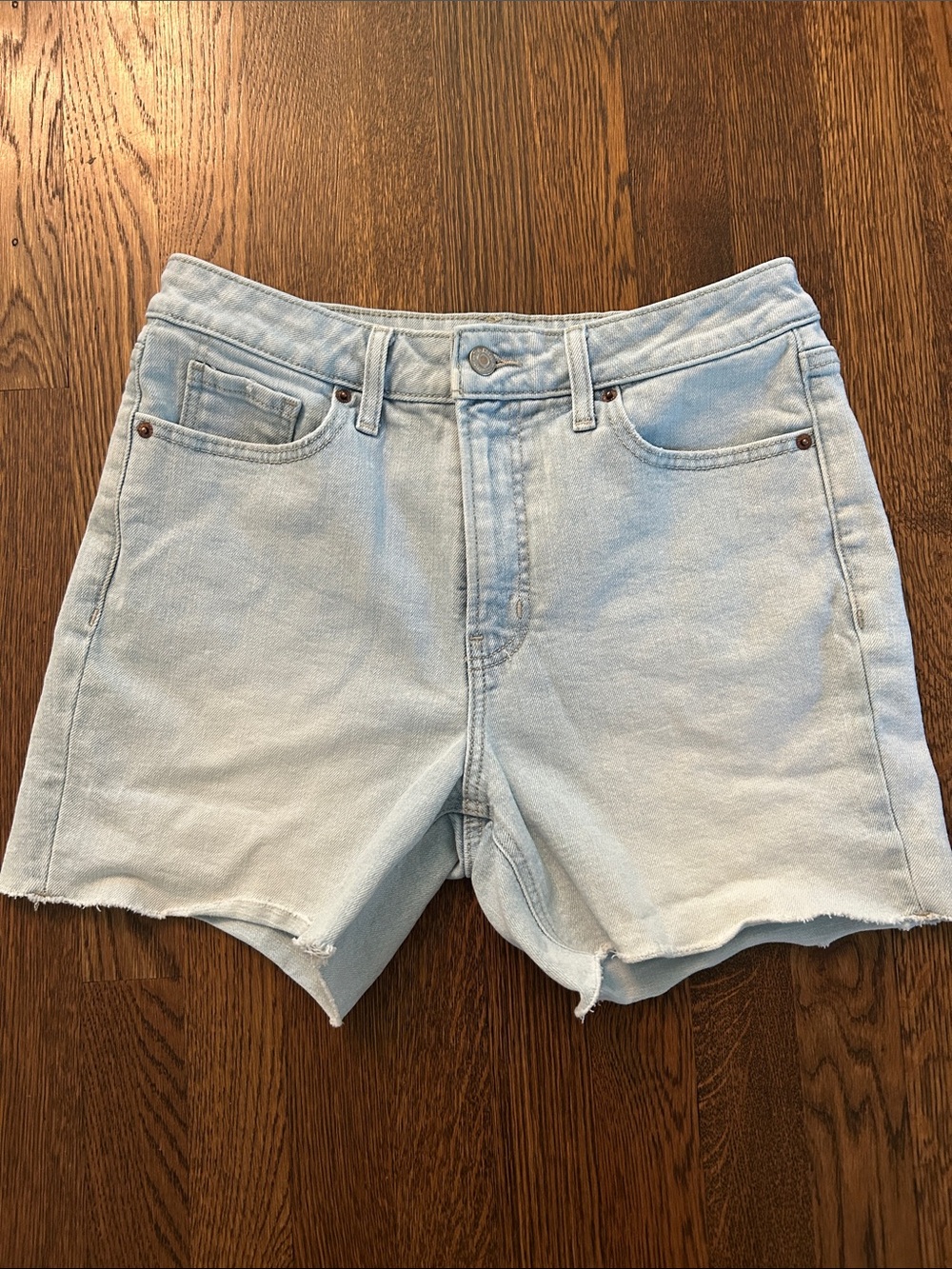 Women’s Old Navy High-Rise OG Straight Jean Shorts Light Wash Size 8